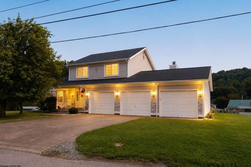 15 Homestead St, West Union, WV, 26456-2080 | Card Image