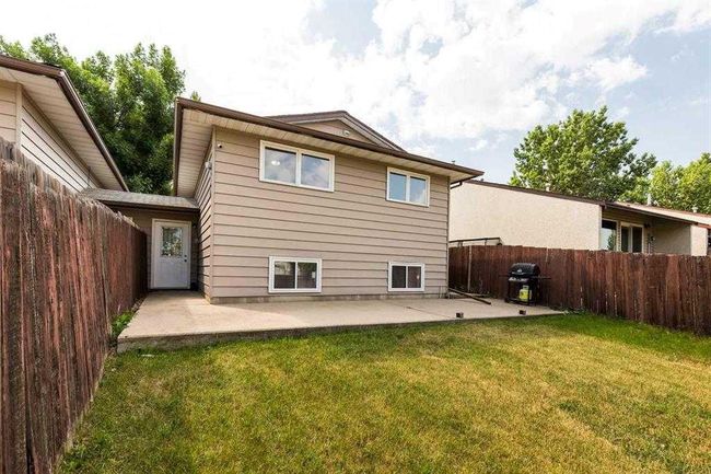 93 Simon Fraser Blvd W, Home with 4 bedrooms, 2 bathrooms and 3 parking in Lethbridge AB | Image 21