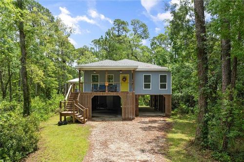 911 Lockenbie Pl, Dauphin Island, AL, 36528-4438 | Card Image