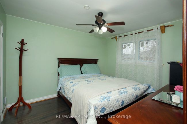 36 Newlin Cres, House attached with 5 bedrooms, 3 bathrooms and 4 parking in North York ON | Image 12