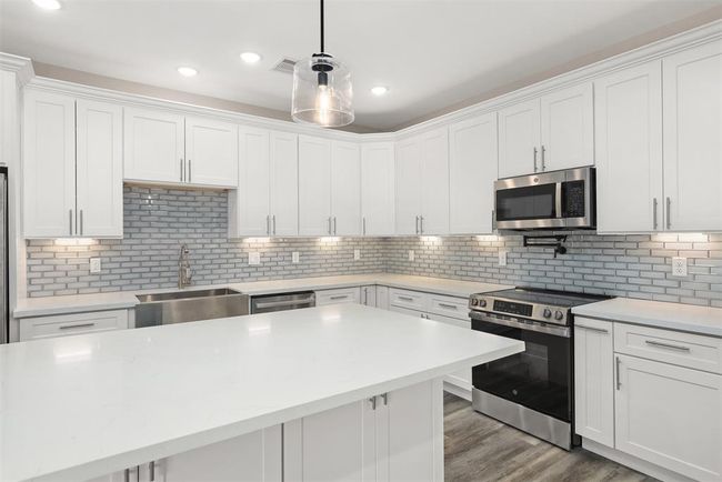 Another view of the kitchen | Image 8