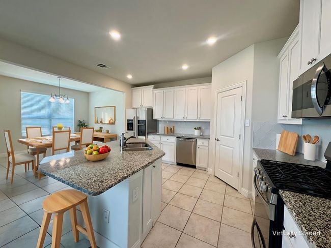 7216 Wildflower Way, House other with 4 bedrooms, 3 bathrooms and null parking in Aubrey TX | Image 9