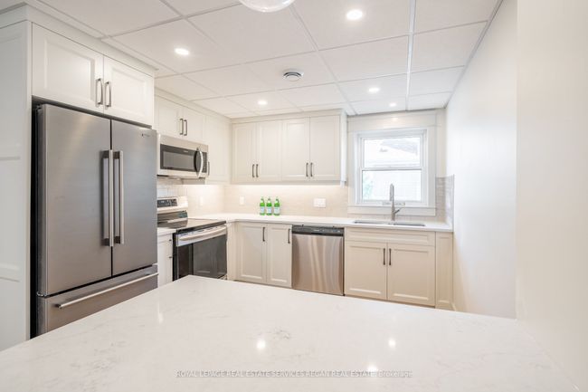 267 Dundurn St S, Home with 2 bedrooms, 2 bathrooms and 1 parking in Hamilton ON | Image 13