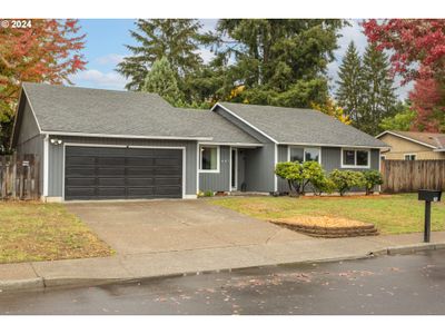 687 Se 35 Th Ave, House other with 3 bedrooms, 2 bathrooms and 2 parking in Hillsboro OR | Image 2