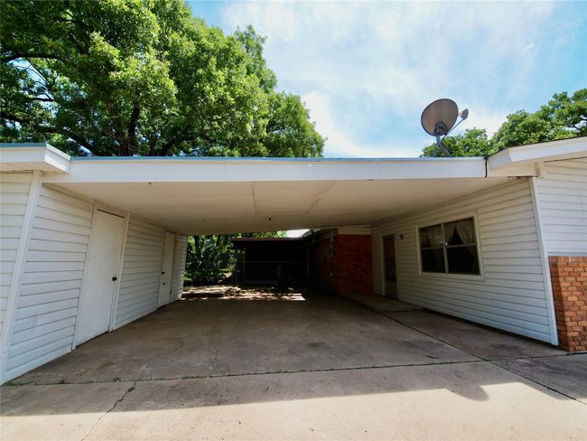 1431 Brazos St, House other with 4 bedrooms, 2 bathrooms and null parking in Graham TX | Image 5