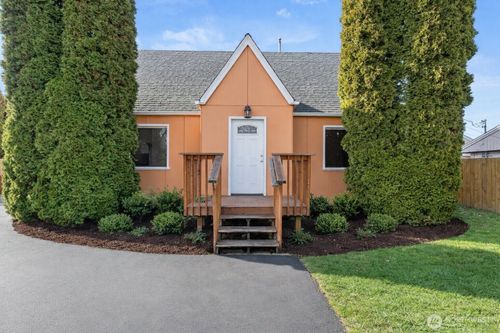 749 4th Ave N, Kent, WA, 98032-3012 | Card Image