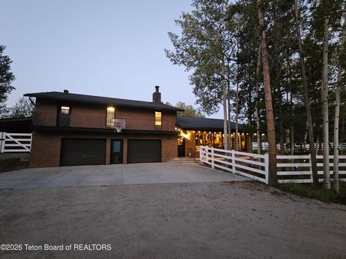 559 Moose St, Pinedale, WY, 82941-5297 | Card Image