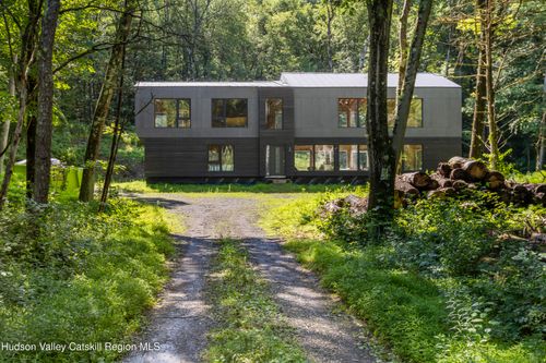 31 Medwyn Ln, Red Hook, NY, 12571 | Card Image