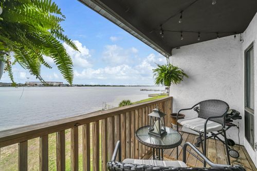 b7-236 Miracle Strip Pkwy Sw, Fort Walton Beach, FL, 32548-6618 | Card Image