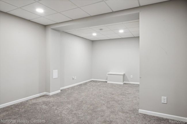 50540 Paine St, House other with 5 bedrooms, 4 bathrooms and null parking in Canton MI | Image 24