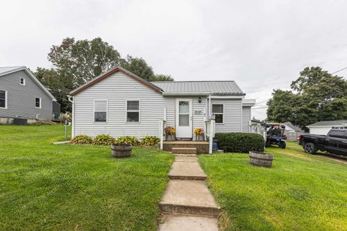 210 S Linn St, Dodgeville, WI, 53533-1722 | Card Image