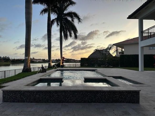 7770 Sw 188 Th Ter, House other with 5 bedrooms, 4 bathrooms and null parking in Cutler Bay FL | Image 7