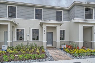 270 Ne 12 Street, Townhouse with 3 bedrooms, 2 bathrooms and null parking in Florida City FL | Image 3