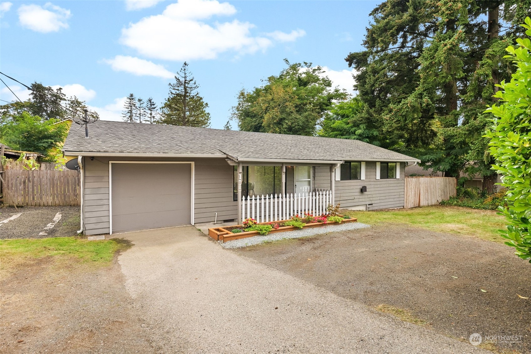 Riddell Rd, Bremerton, WA 98310