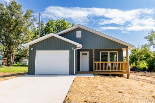 614 W Stanley St, Buffalo, MO, 65622-9438 | Card Image