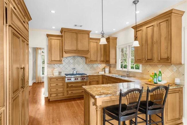 4635 High Point Rd, House other with 6 bedrooms, 4 bathrooms and null parking in Sandy Springs GA | Image 14