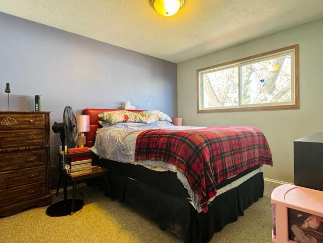 1519 16 Avenue S, Home with 4 bedrooms, 2 bathrooms and 5 parking in Lethbridge AB | Image 13
