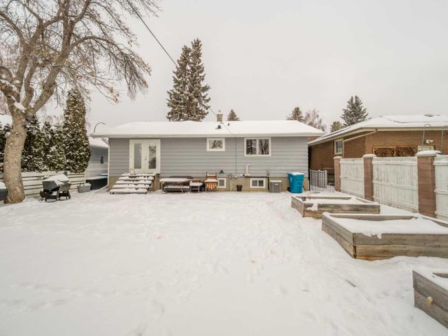 1806 14 Avenue S, Home with 4 bedrooms, 2 bathrooms and 3 parking in Lethbridge AB | Image 39