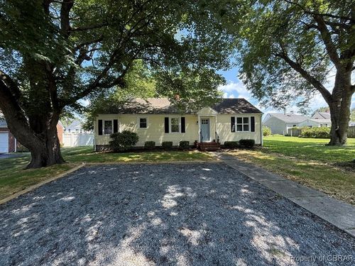 36 Roseneath Ave, Kilmarnock, VA, 22482-9577 | Card Image