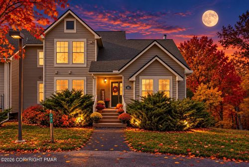 207 Sycamore Ct, Tannersville, PA, 18372-9505 | Card Image