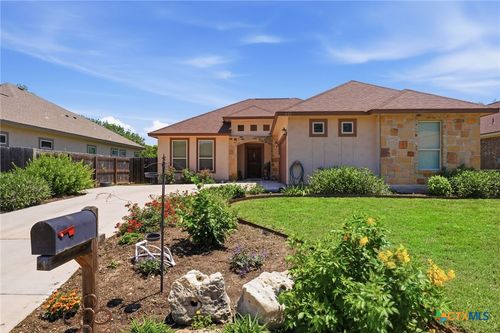 225 Greenway Dr, Seguin, TX, 78155-7004 | Card Image