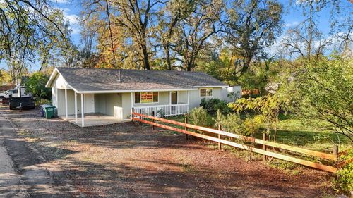 2001 Jewell Ln, Redding, CA, 96001-4824 | Card Image