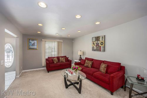 29370 Stellamar Dr, Southfield, MI, 48076-1633 | Card Image