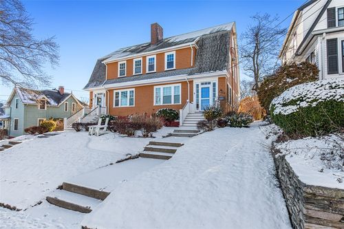 118 Ocean Ave, Cranston, RI, 02905-3627 | Card Image