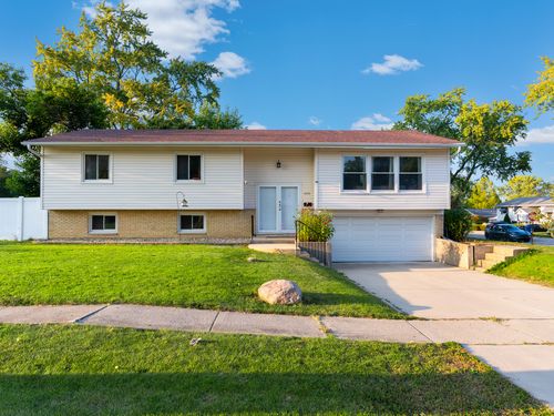 1591 Hillcrest Ave, Hanover Park, IL, 60133-3734 | Card Image