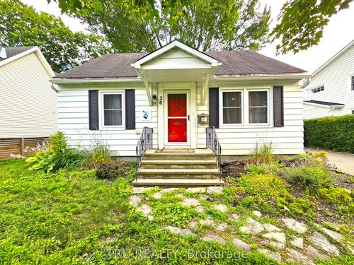 28 Arundel Ave, Ottawa, ON, K1K0B6 | Card Image