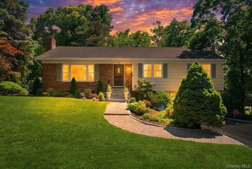 3 Dupont Ave, White Plains, NY, 10605-3510 | Card Image
