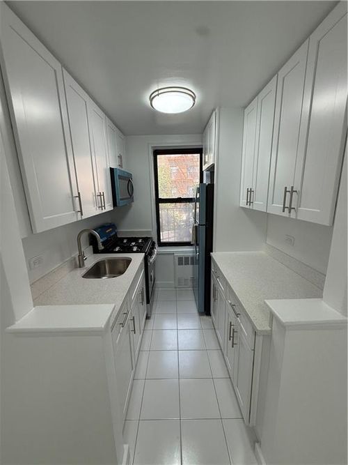 apt-224-3235 Emmons Ave, Brooklyn, NY, 11235-1150 | Card Image