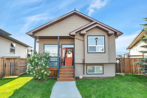 646 Red Oak Close, Springbrook, AB, T4S0B5 | Card Image