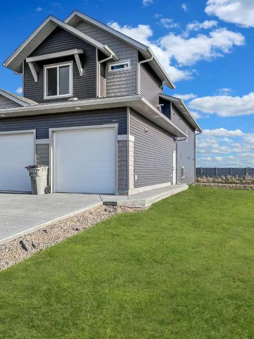 a-10633 133 Ave, Grande Prairie, AB, T8V6B3 | Card Image