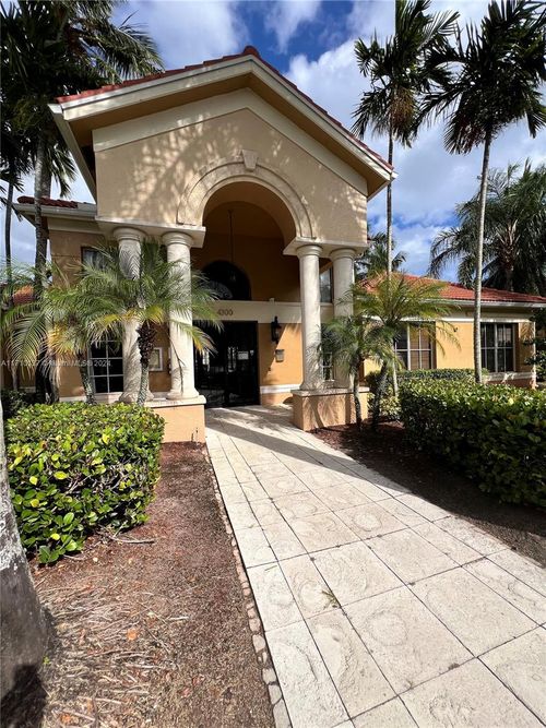 203-4171 San Marino Blvd, West Palm Beach, FL, 33409 | Card Image