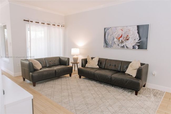 10919 Nw 67 Th Ter, House other with 4 bedrooms, 3 bathrooms and null parking in Doral FL | Image 6