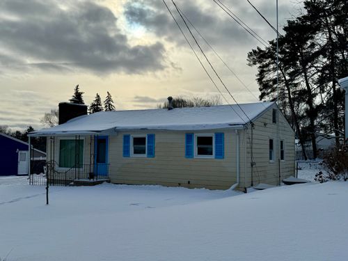 174 Brandywyne Dr Nw, Comstock Park, MI, 49321-9208 | Card Image