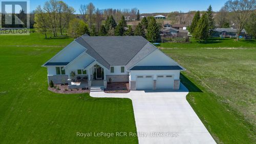 22 Nickason Dr, Allenford, ON, N0H1A0 | Card Image