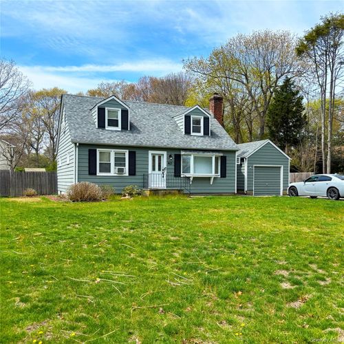 40 Public Rd, Hauppauge, NY, 11788-4912 | Card Image