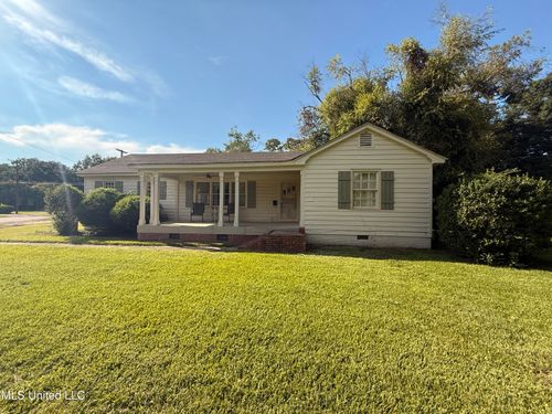 501 Macarthur St, Greenwood, MS, 38930-2451 | Card Image