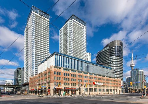 908-19 Bathurst St, North York, ON, M6A2E1 | Card Image