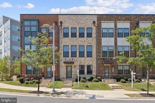 2823 Toles Park Dr, SUITLAND, MD, 20746-1611 | Card Image