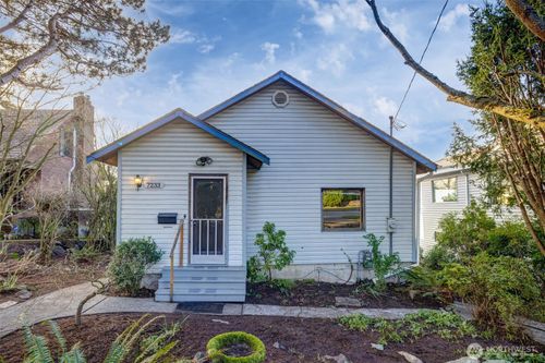 7233 36th Avenue Sw, Seattle, WA, 98126 | Card Image