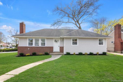 2766 Woods Ave, Oceanside, NY, 11572-2134 | Card Image