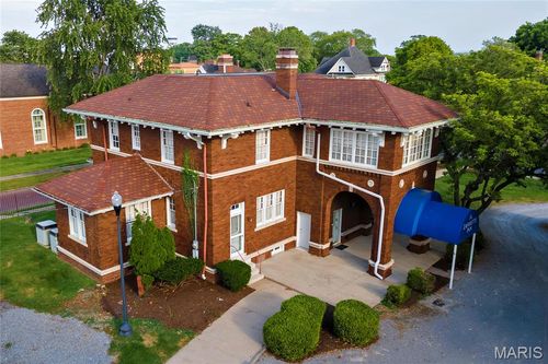 202 W Poplar, Harrisburg, IL, 62946 | Card Image