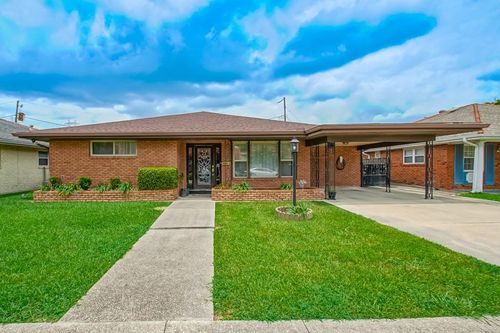 211 Willow Dr, Gretna, LA, 70053-5014 | Card Image