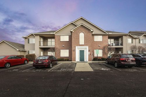 8061 Cranes Crossing Dr, Lewis Center, OH, 43035-8635 | Card Image