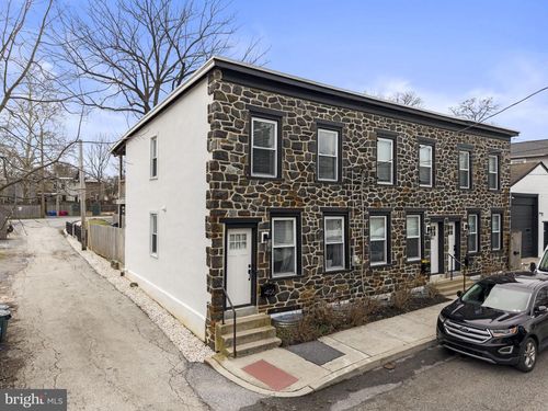 406 W Chestnut St, WEST CHESTER, PA, 19380-2522 | Card Image
