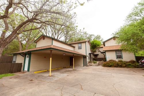 712 Peques St, San Marcos, TX, 78666-4750 | Card Image