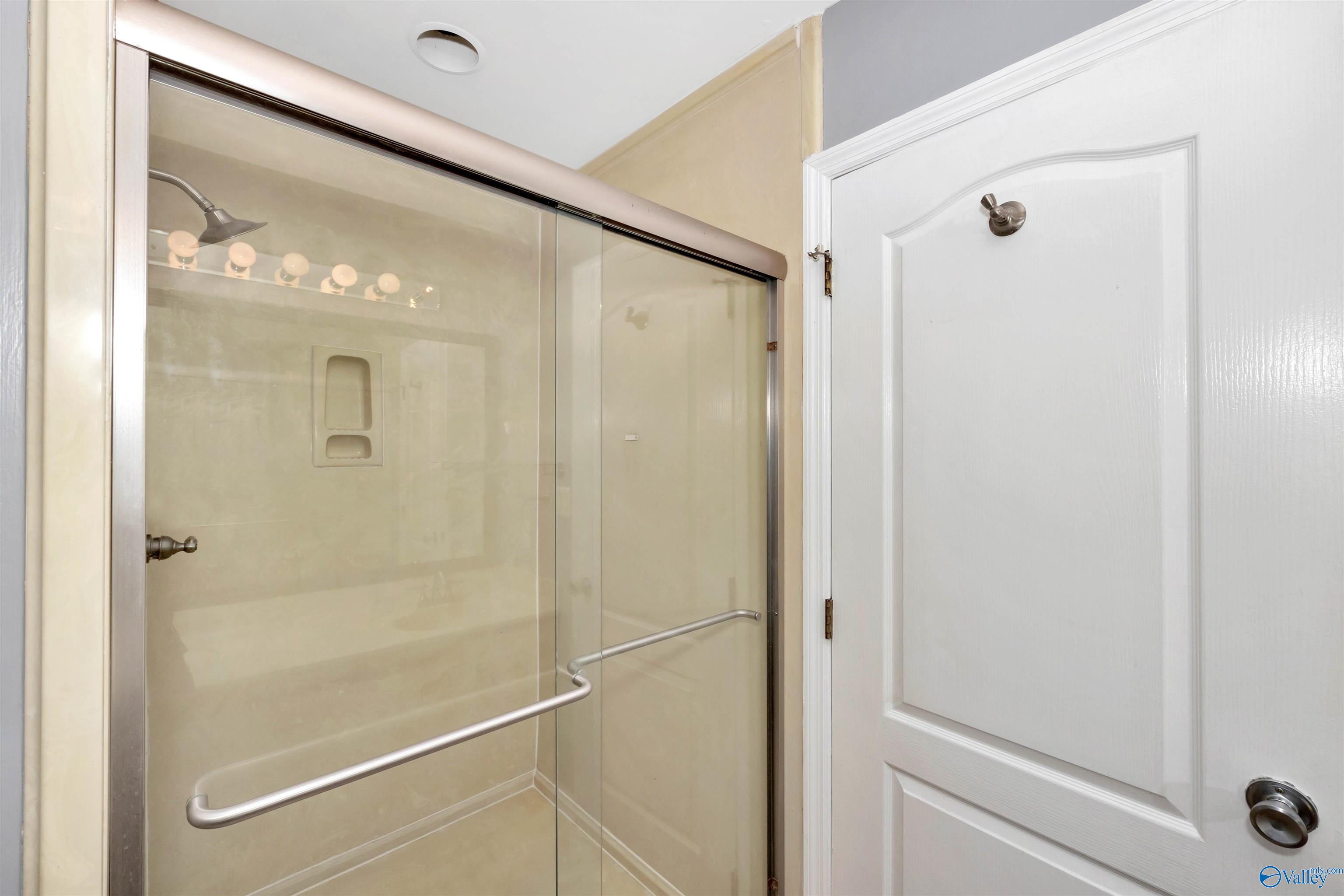 Residential Lease in Madison 5